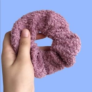 •Sneaky Scrunchies•